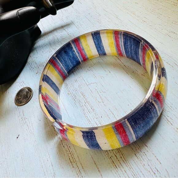 Striped Linen Under Acrylic Bangle Bracelet - Picture 3 of 3